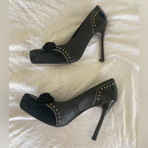 Black Pump stiletto heel with bow Size 7.5 New